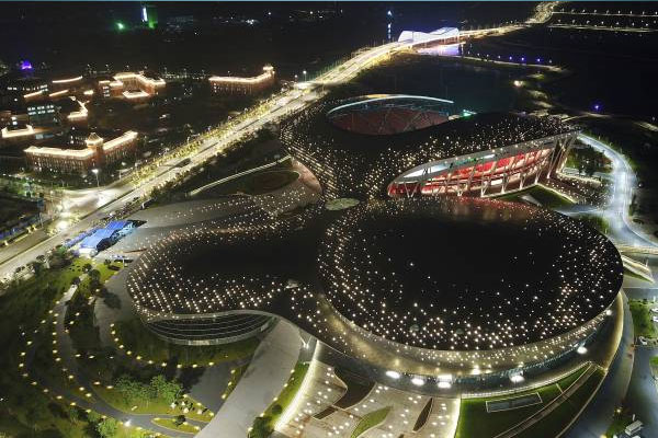 广东林芝市省运会亮化使用LED线条灯，洗墙灯，投光灯